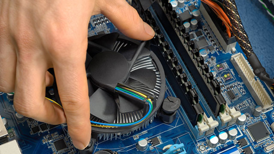 コンピューターに必要なファンはせいぜい2~3基