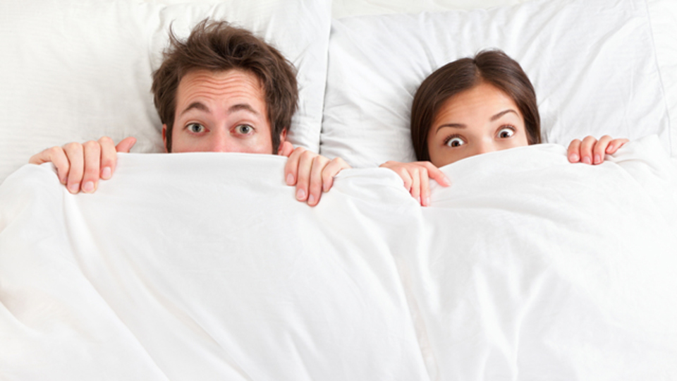 睡眠中の地震から身を守ってくれるベッド?