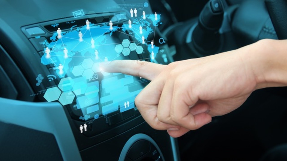 「つながるクルマ」の開発のためにIBM・フランス自動車大手がパートナーに
