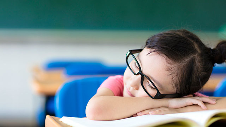 研究結果:子どもの近視予防には、外の光を毎日浴びると良い?