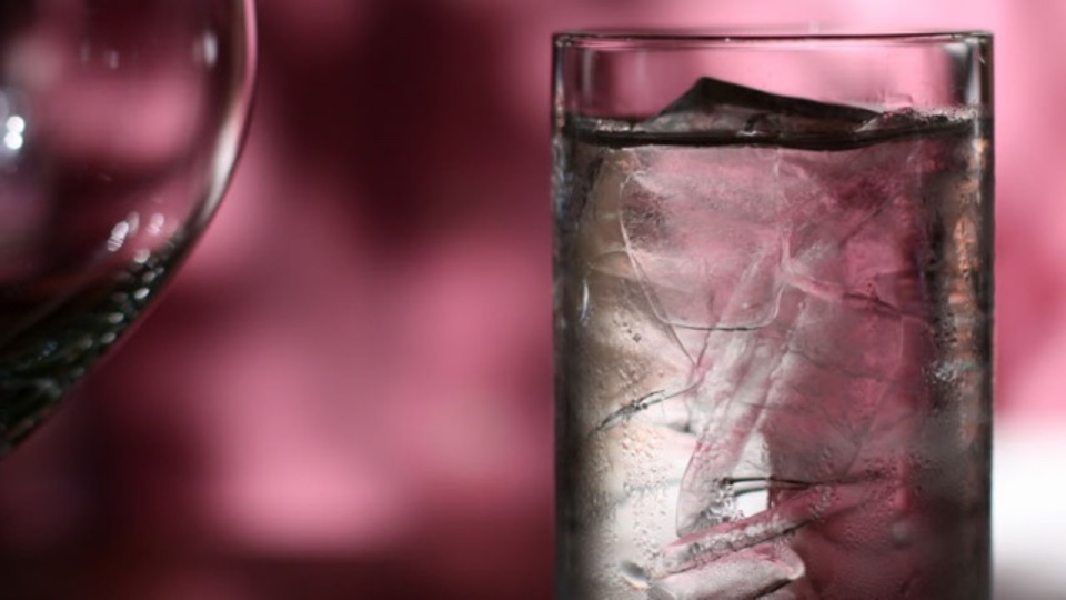 「ムペンバ効果」を使って早く氷を作る方法