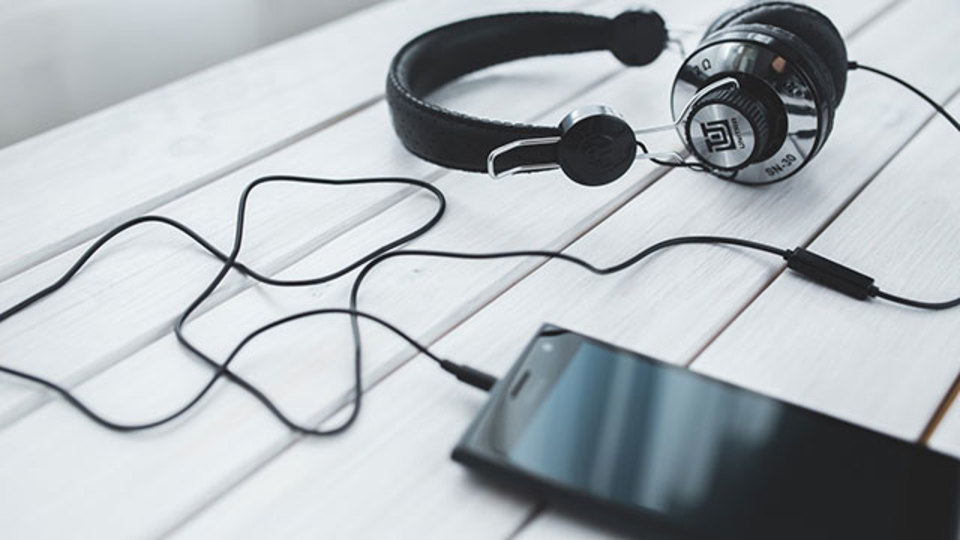 使っているアプリに応じて通知音の大きさを自動でコントロールする方法【今日のライフハックツール】