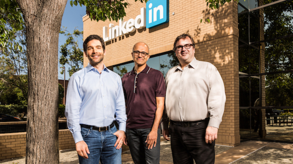 MicrosoftがLinkedInを買収したねらいとは