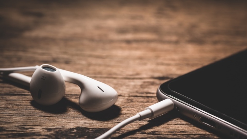 【アンケート調査】Bluetoothイヤホンを使っているiPhoneユーザーが3割弱しかいないというのは本当なのか?