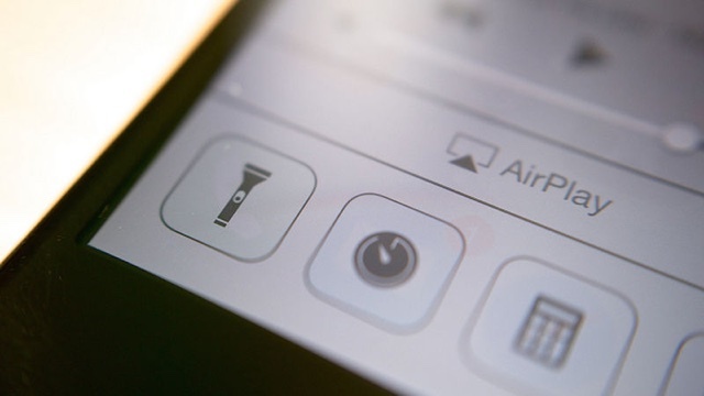 iOS 10ではフラッシュライトの明るさを調整できる
