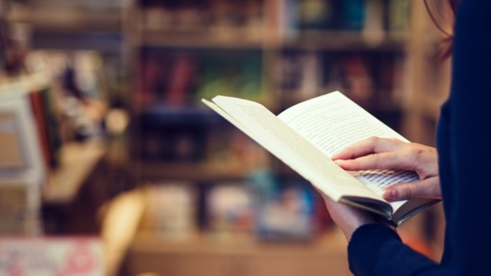 文学小説を読むとEQが上がるという研究報告が相次ぐ