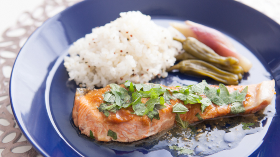 時間がない朝に作るエナジー朝食:暴飲暴食による体調不良を改善「鮭のワンプレート」