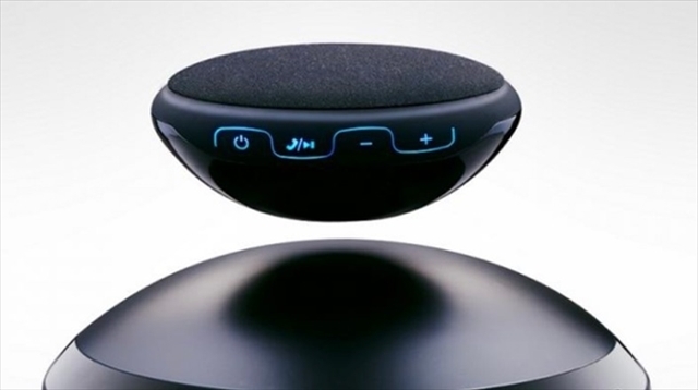 読者限定で10%OFF! 宙に浮いちゃってる黒いスピーカー「Air Speaker2」