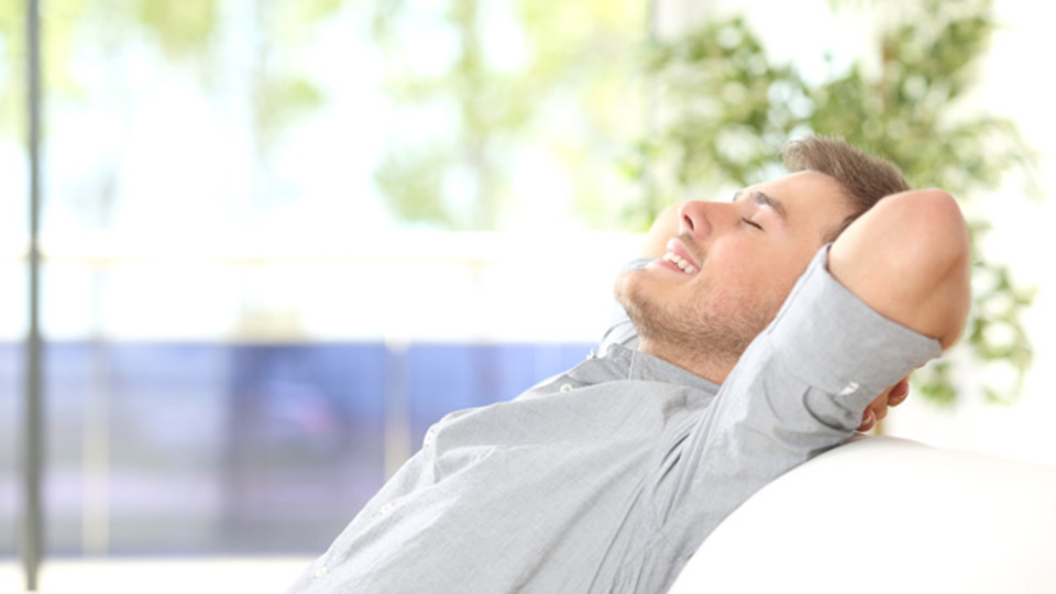 眠りを妨げる原因から悪夢への対処法まで。睡眠について知っておくべき20のこと