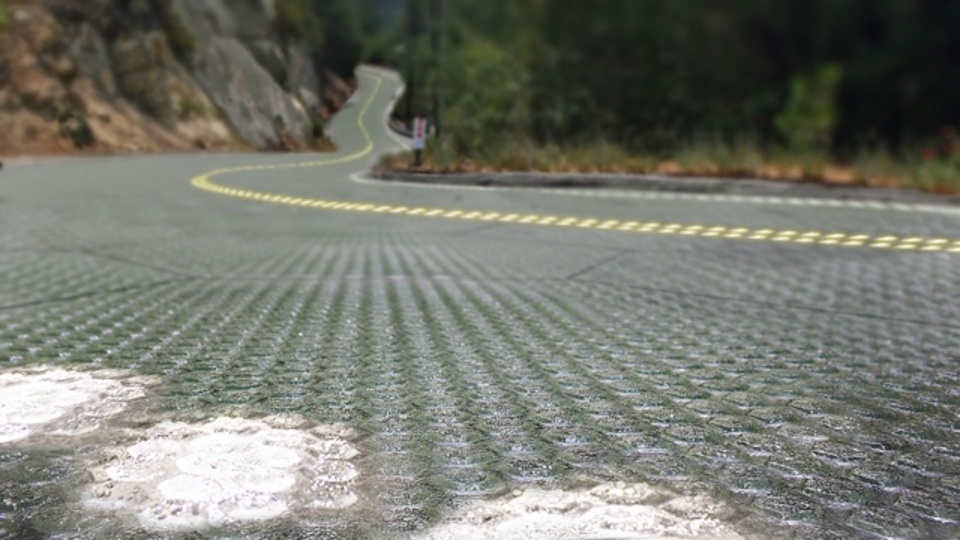 米ミズーリ州で「ソーラー発電道路」の実験がまもなく開始
