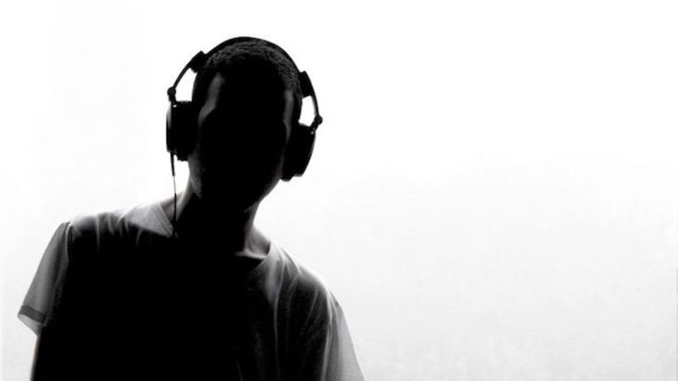 人はなぜ悲しい音楽を愛するのか