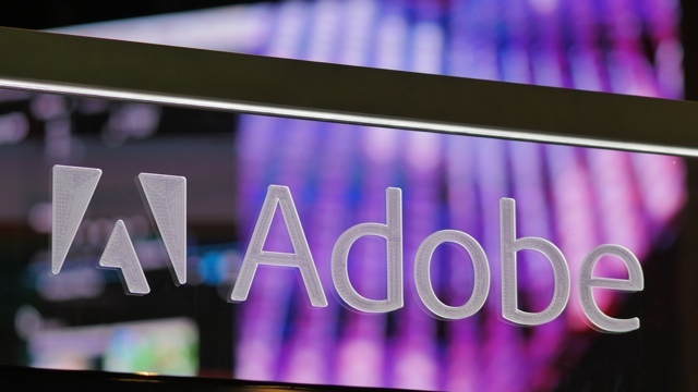 高価だったAdobeのアプリも今や無料でダウンロードできる