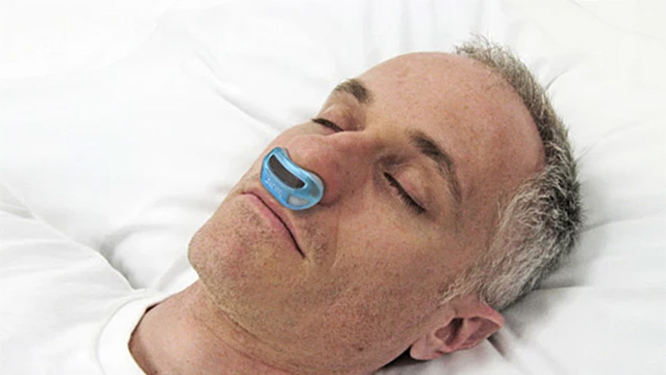 睡眠時無呼吸症候群を救う、使い捨て快眠ガジェット「Airing」