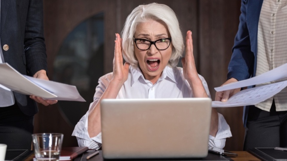 「めちゃめちゃ忙しい!」と訴える人が増えているのはなぜか:研究結果