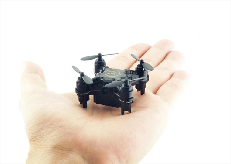 本体重量200g以下。本屋で買える「高性能カメラ付きドローン」