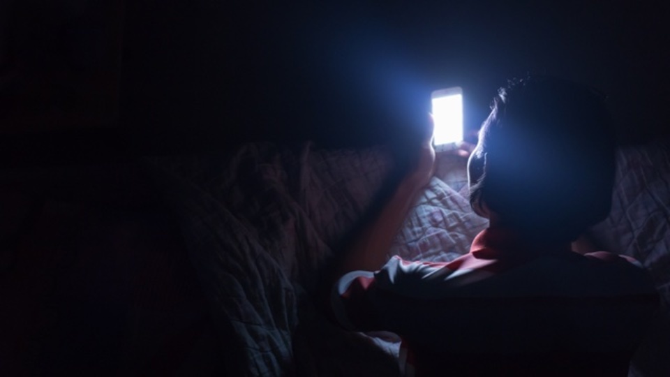 真夜中に目が覚めて眠れなくなったときの対処法