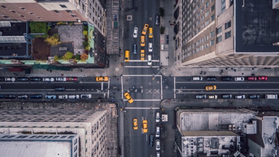Road、Street、Avenue...。意外と知らない英語の「道」の違い