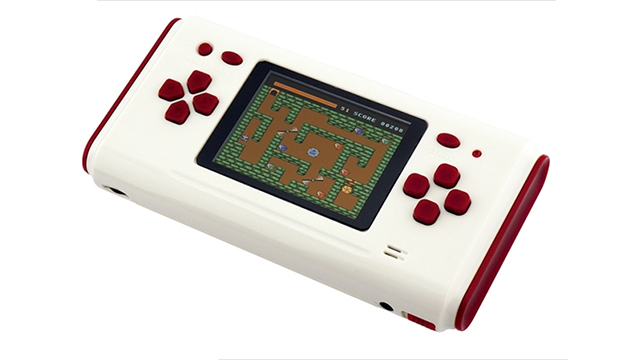 ファミコンが無くても安心。手持ちサイズのFC互換機「FCボーイ」が登場