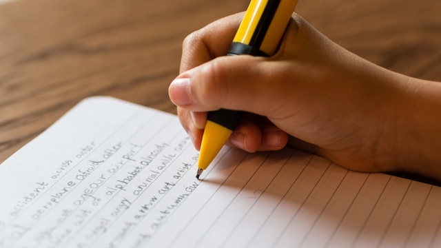 キーボードの入力よりも、手書きの方が「脳に良い」3つの理由