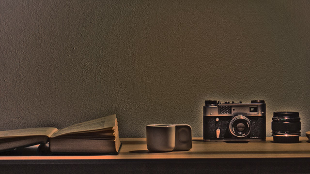 「暗い場所でもきれいな写真を撮る」のに使える身近なアイテム