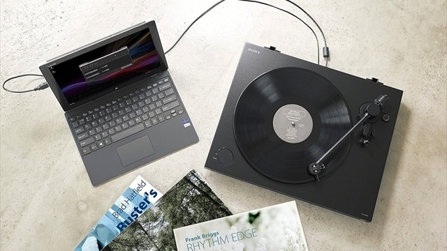 オールブラックが美しいSONYのプレイヤー「PS-HX500」