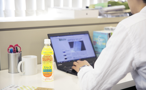 仕事中はなにを飲むべき? 「飲み物」でビジネスを快適に進める方法
