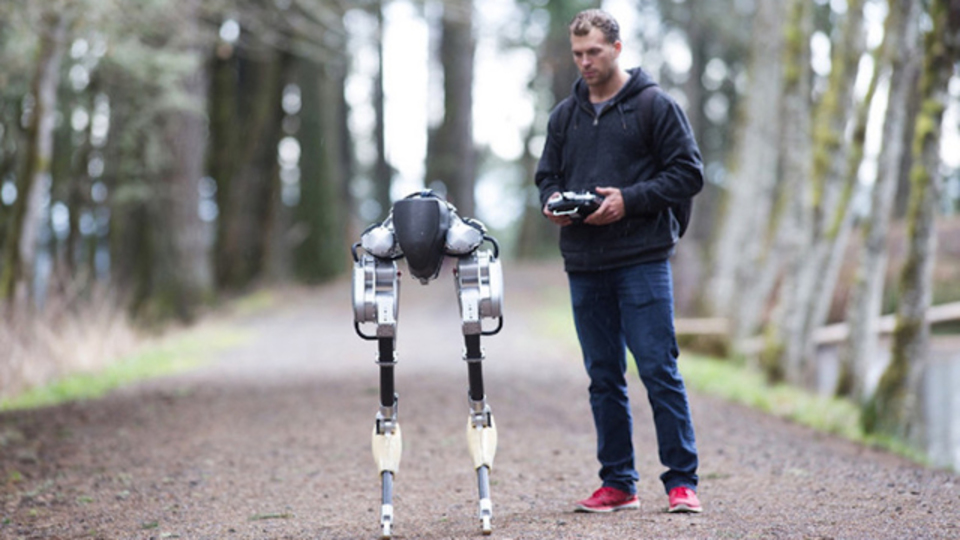 蹴られても倒れない!二足歩行ロボット「Cassie」とは