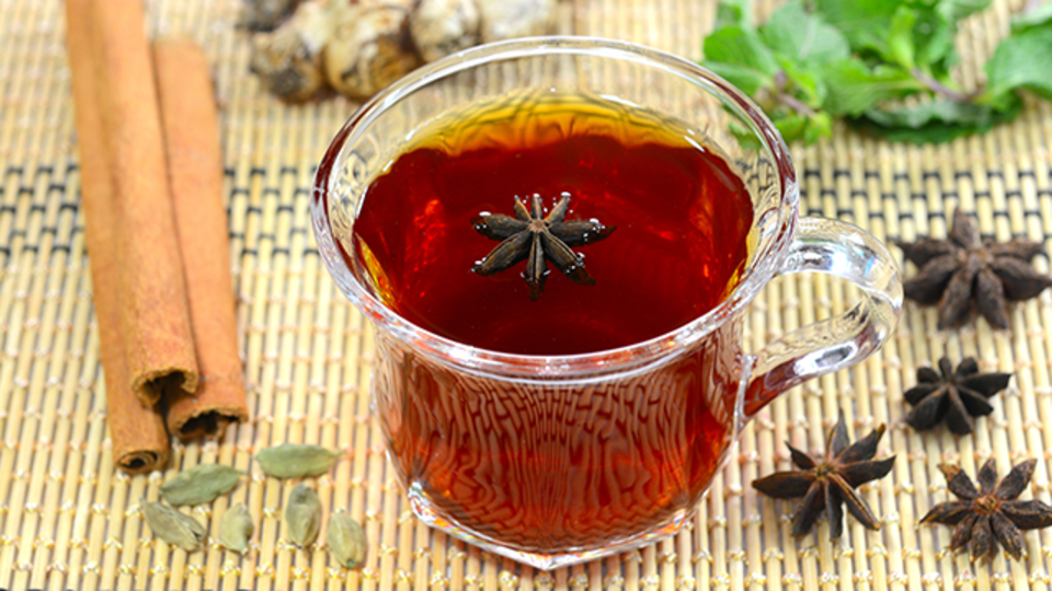 戸棚に眠っているスパイスで「アドリブ茶」を作る