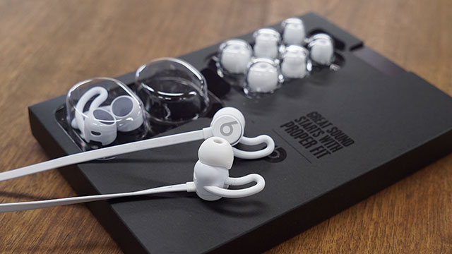 170329_lht_beatsx_chips.jpg