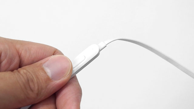 170329_lht_beatsx_remotetalk.jpg