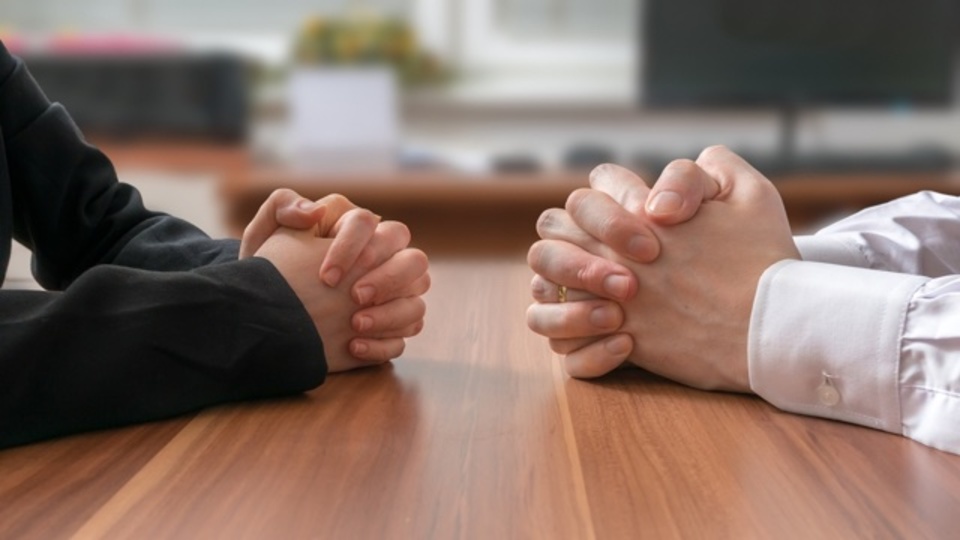 優れた効果が証明された「自分を相手に議論する学習法」