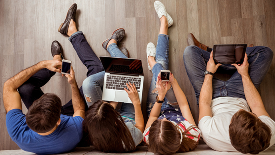 10代にとってクールなSNSやブランドは?