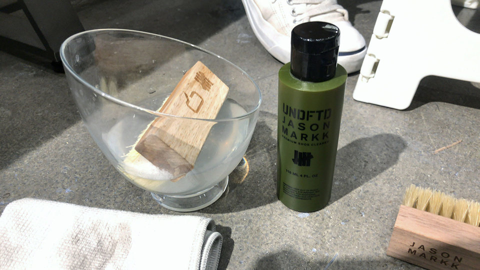 レザーもキャンバスもガシガシ洗えるスニーカークリーナー【今日のライフハックツール】