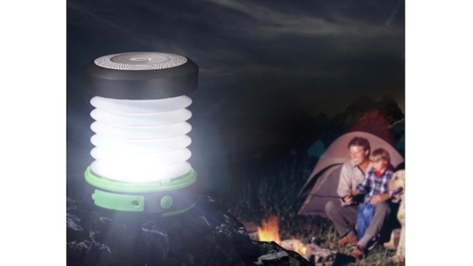 夏のキャンプに最適。たためるランタン「suaoki 3WAY高輝度LEDランタン」がスマート