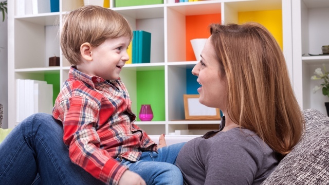 シェリル・サンドバーグに学ぶ、くじけない子を育てる3つのコツ