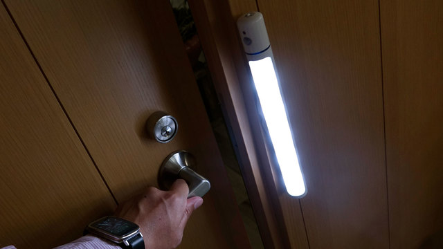 好きなところに設置できるセンサーライト【今日のライフハックツール】
