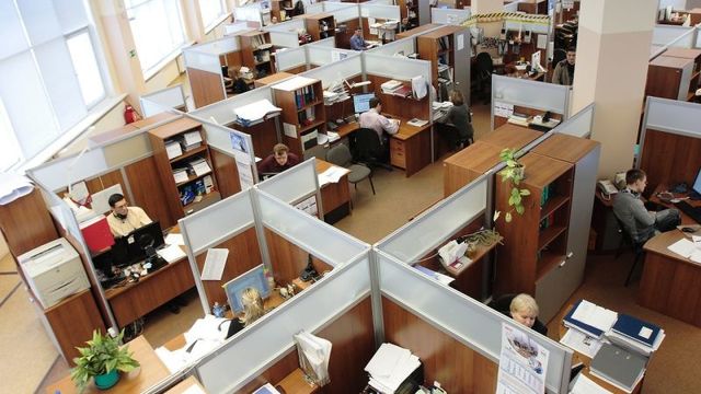「オフィスで働くのが苦手な人」に向いている職業11選