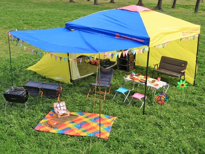 大人数キャンプが簡単にできちゃう 1ldkタープ アウトドア シェアハウスもできちゃう ライフハッカー 日本版