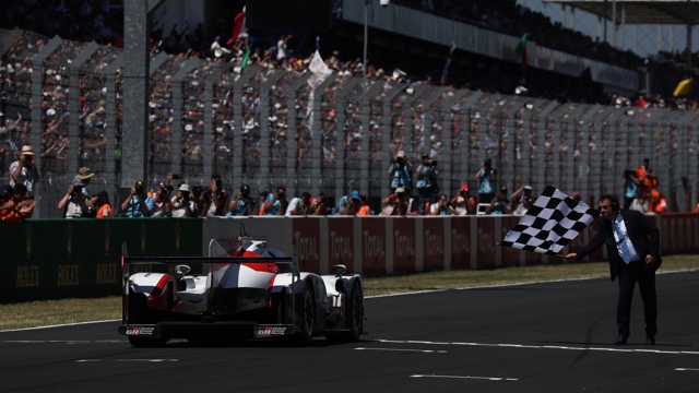 toyota02_lemans_01