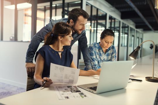 職場で仕事に集中できない理由は、案外複雑だった