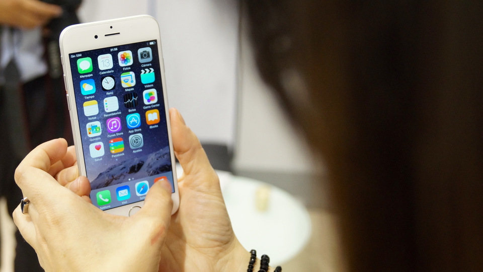 スマートフォンは記憶力や情報処理能力を低下させる