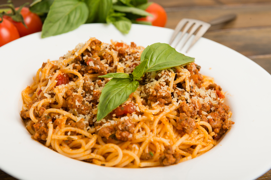 パスタ料理で生麺と乾麺、どちらを使った方が美味しくなるか判断する方法