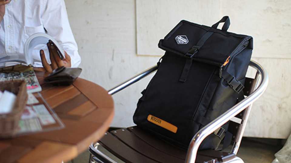 残り1日で終了!光るバックパック「flash light backpack」の魅力とは?