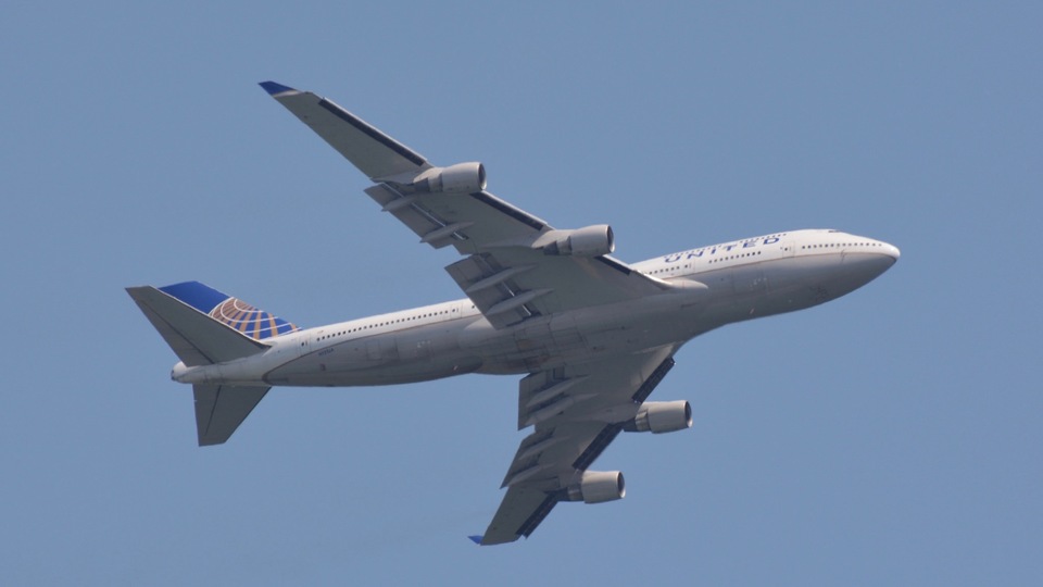 カーボンパスポート: 環境に配慮しながら飛行機で旅行するための革新的なアイデア