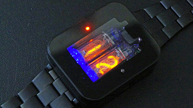 そのレトロさを手首に。価格を抑えたニキシー管腕時計がクラウドファンディングに登場