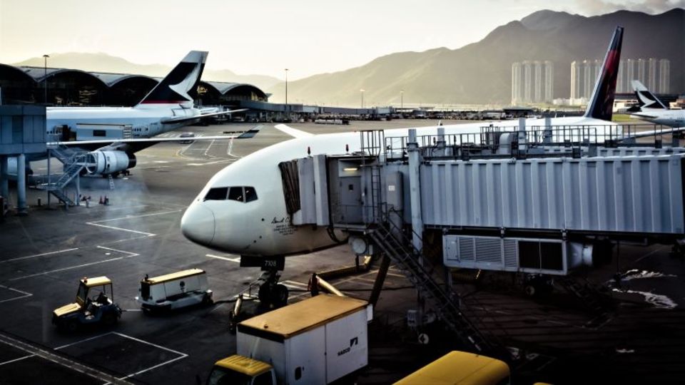 乗り継ぎ便を逃さないために、航空券を買う時に注意したいポイント