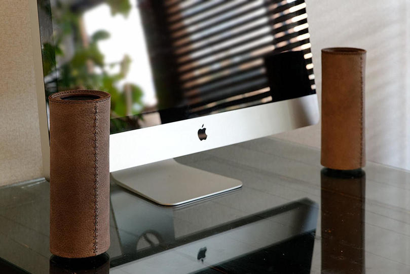 エゾシカの革が作る澄み渡る音。インテリアにしっくり馴染むスピーカー「SYRINX LOG」