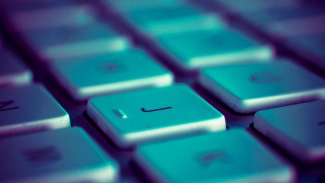 ソーシャルメディア上での「被雇用者の権利」とは?