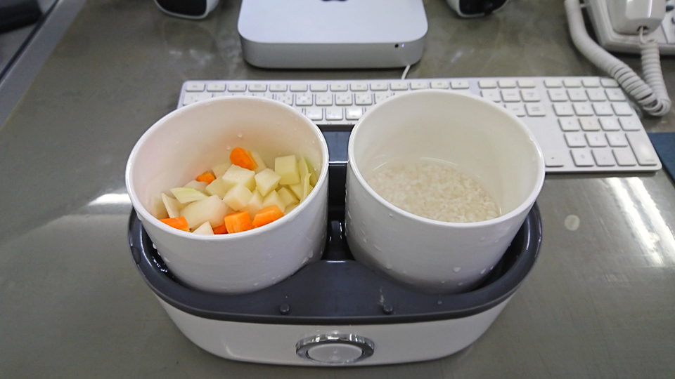 おひとり様用炊飯器があれば、オフィスで炊きたてのご飯が食べられる【今日のライフハックツール】