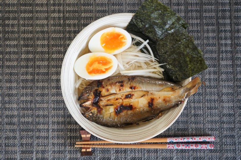 あ...お店の味! まる一匹の「鮎ラーメン」は自宅でも本場の味でした